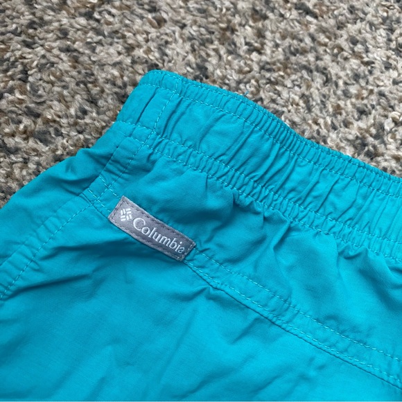 Columbia Women's Shorts - Picture 8 of 8